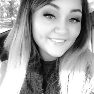 Meet your Posher, Kaylie